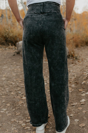 
                  
                    The Comfy Pant
                  
                