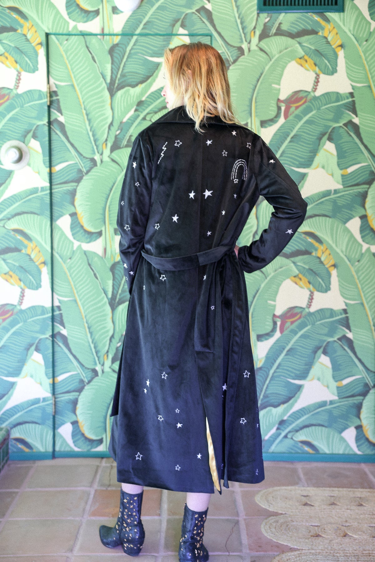cosmic velvet trenchcoat in black