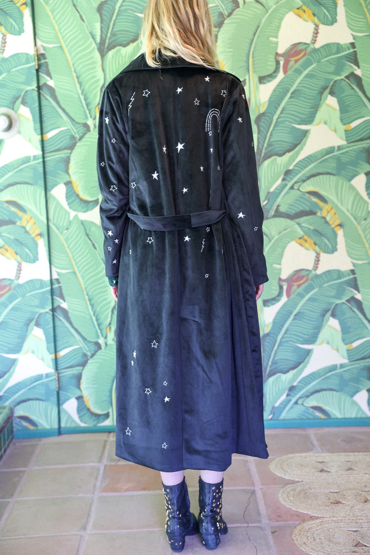 cosmic velvet trenchcoat in black