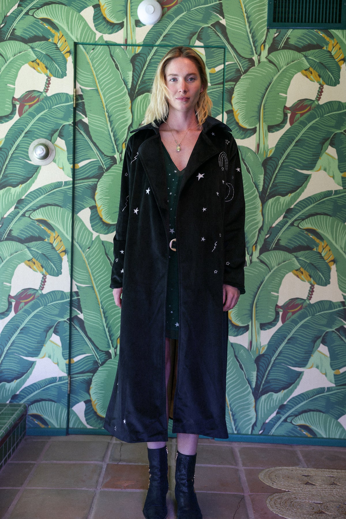 cosmic velvet trenchcoat in black