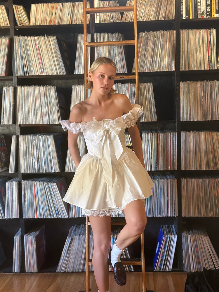 
                  
                    sixteen candles mini
                  
                