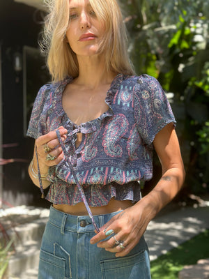 
                  
                    Festival top
                  
                