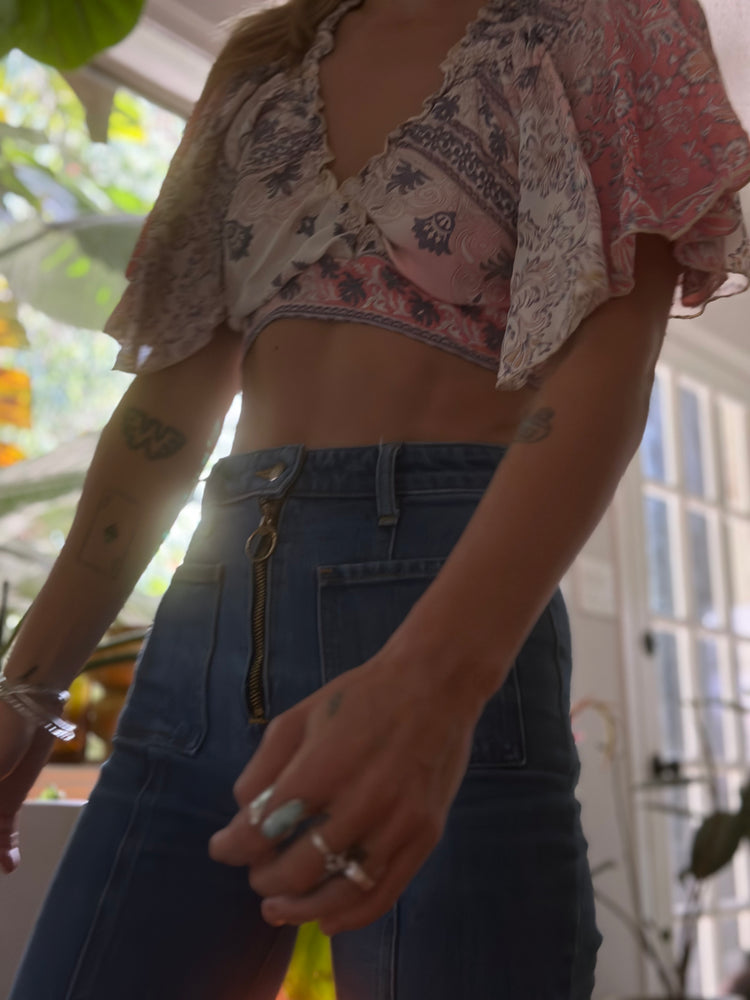
                  
                    Sweetheart top
                  
                