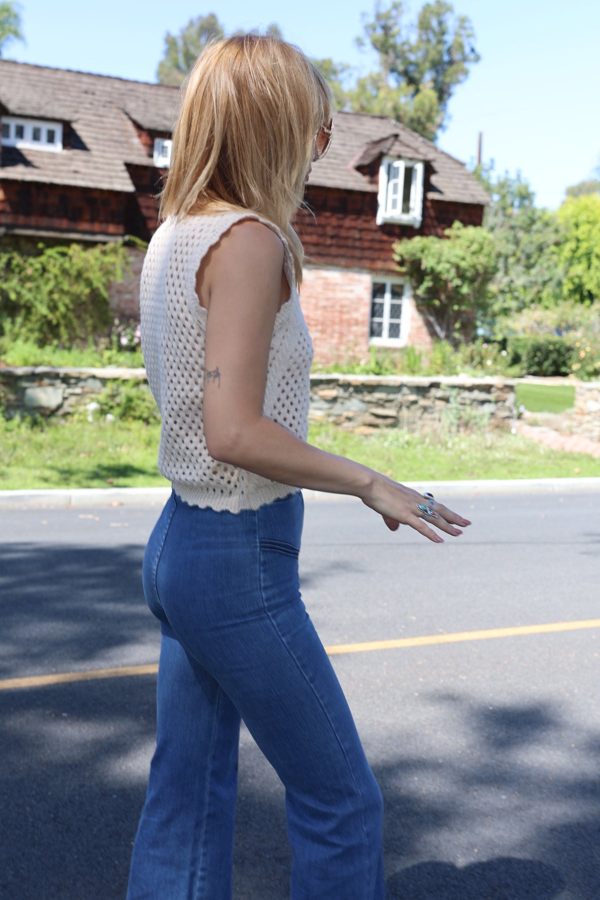 Left bank vest in cream