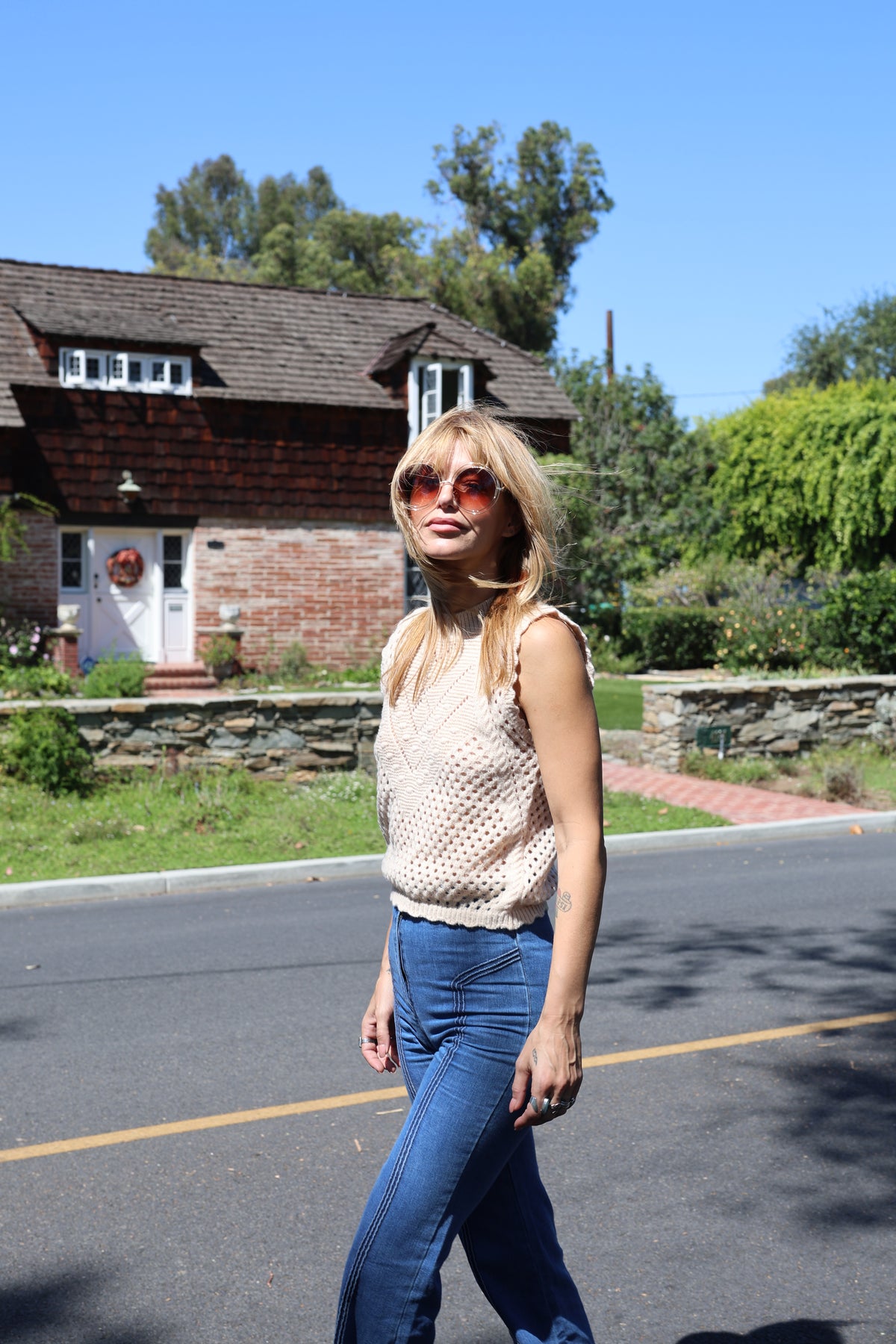 Left bank vest in cream