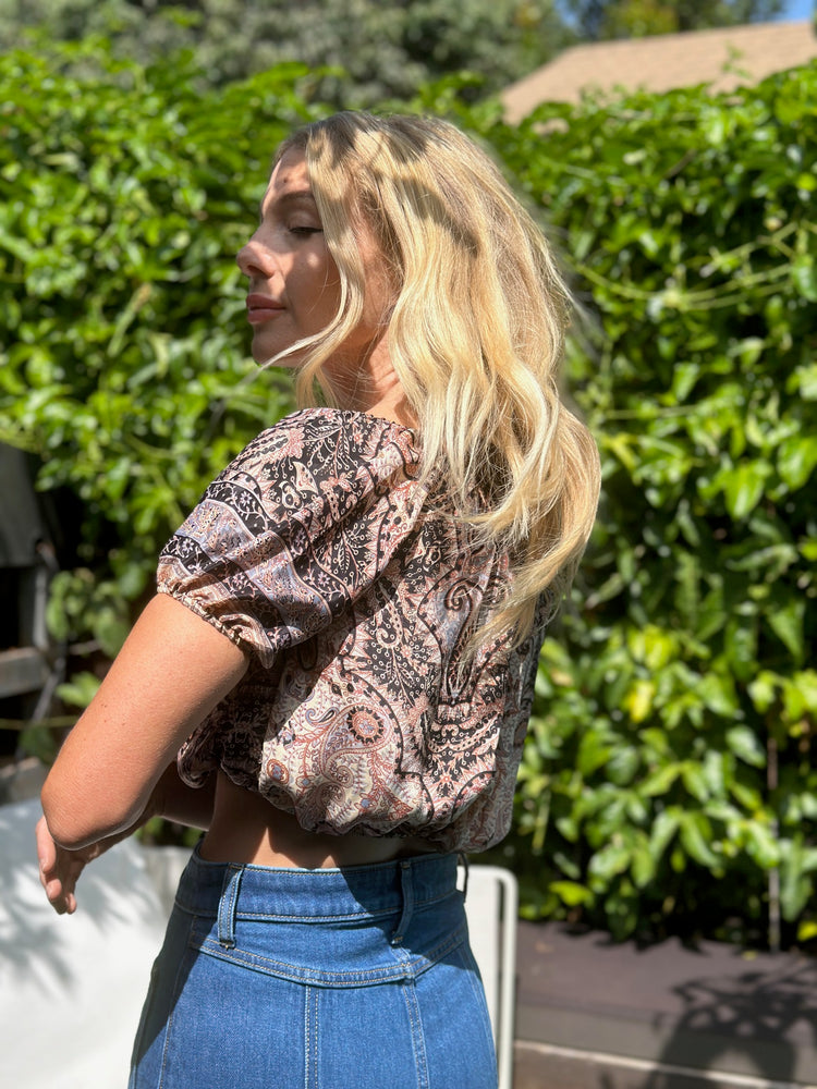 
                  
                    Festival top
                  
                