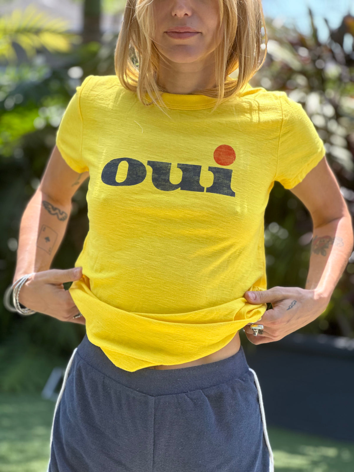 Oui tee
