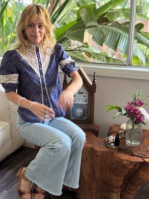 
                  
                    Vintage Blouse №4
                  
                