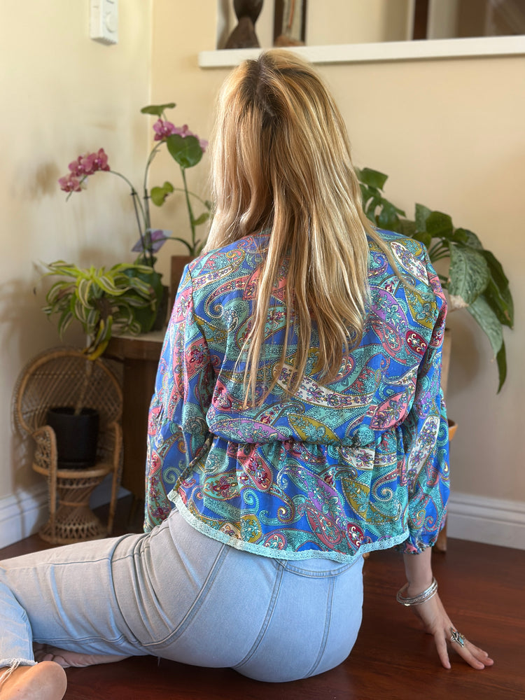 
                  
                    Hypnotized top
                  
                