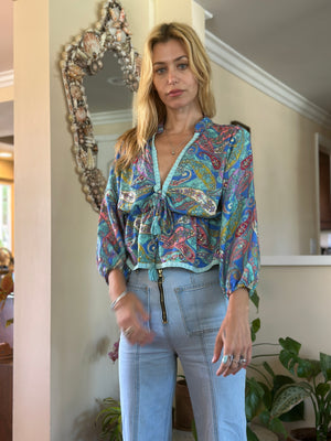 
                  
                    Hypnotized top
                  
                