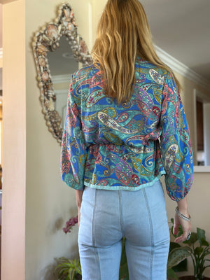 
                  
                    Hypnotized top
                  
                