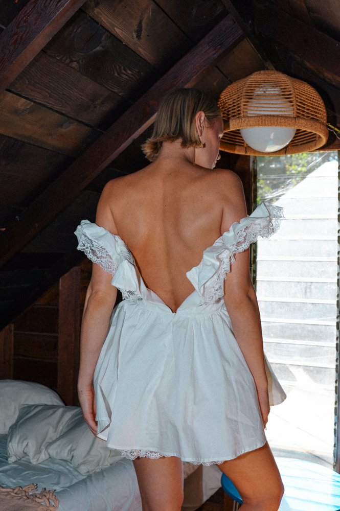 
                  
                    sixteen candles mini
                  
                