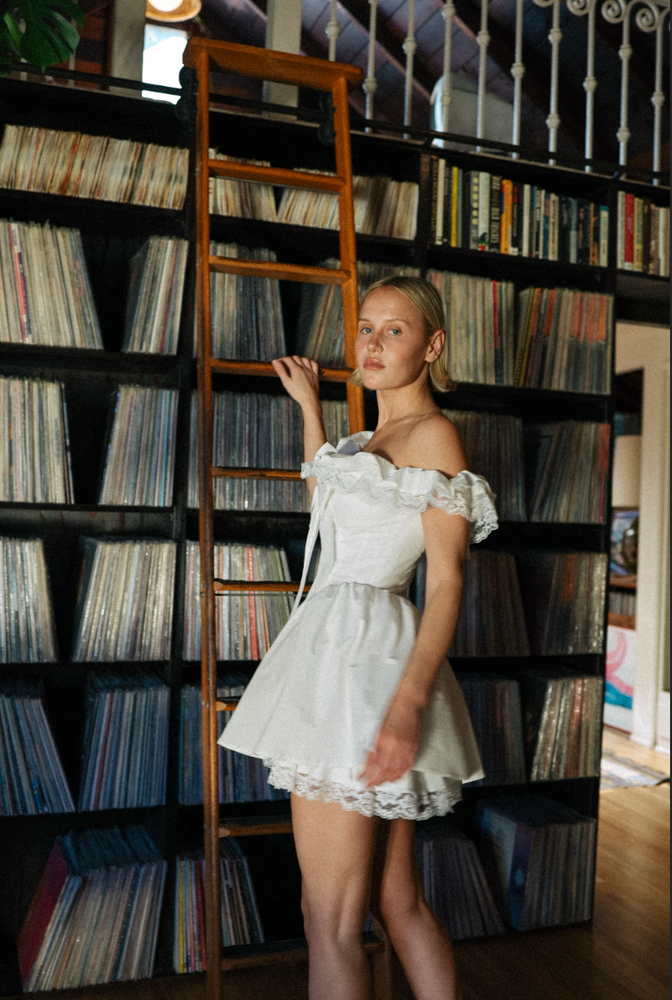 
                  
                    sixteen candles mini
                  
                