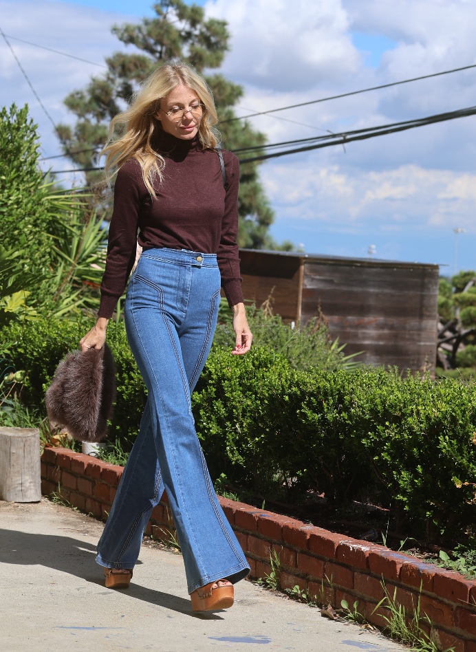 Françoise turtleneck in 70's brown