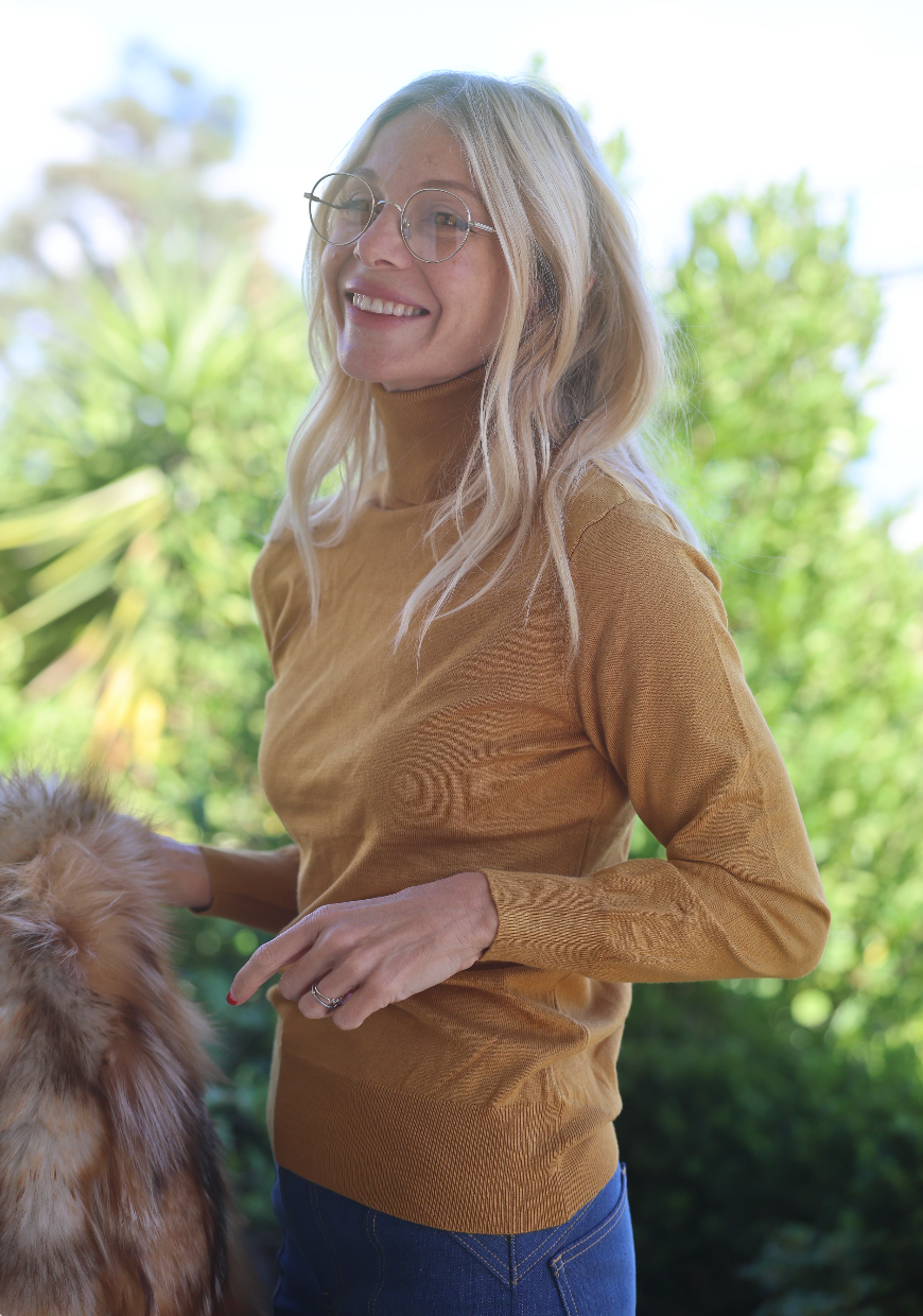 Françoise turtleneck in mustard