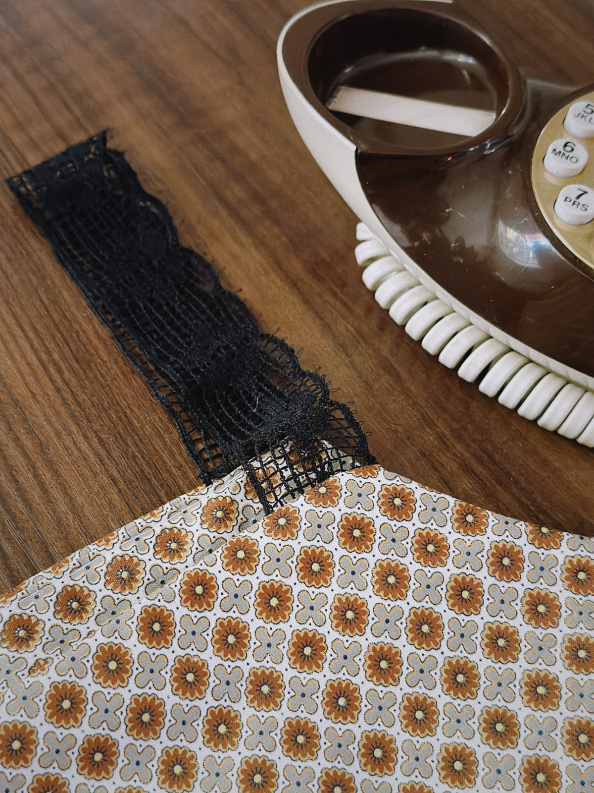 Daisy Medallion top