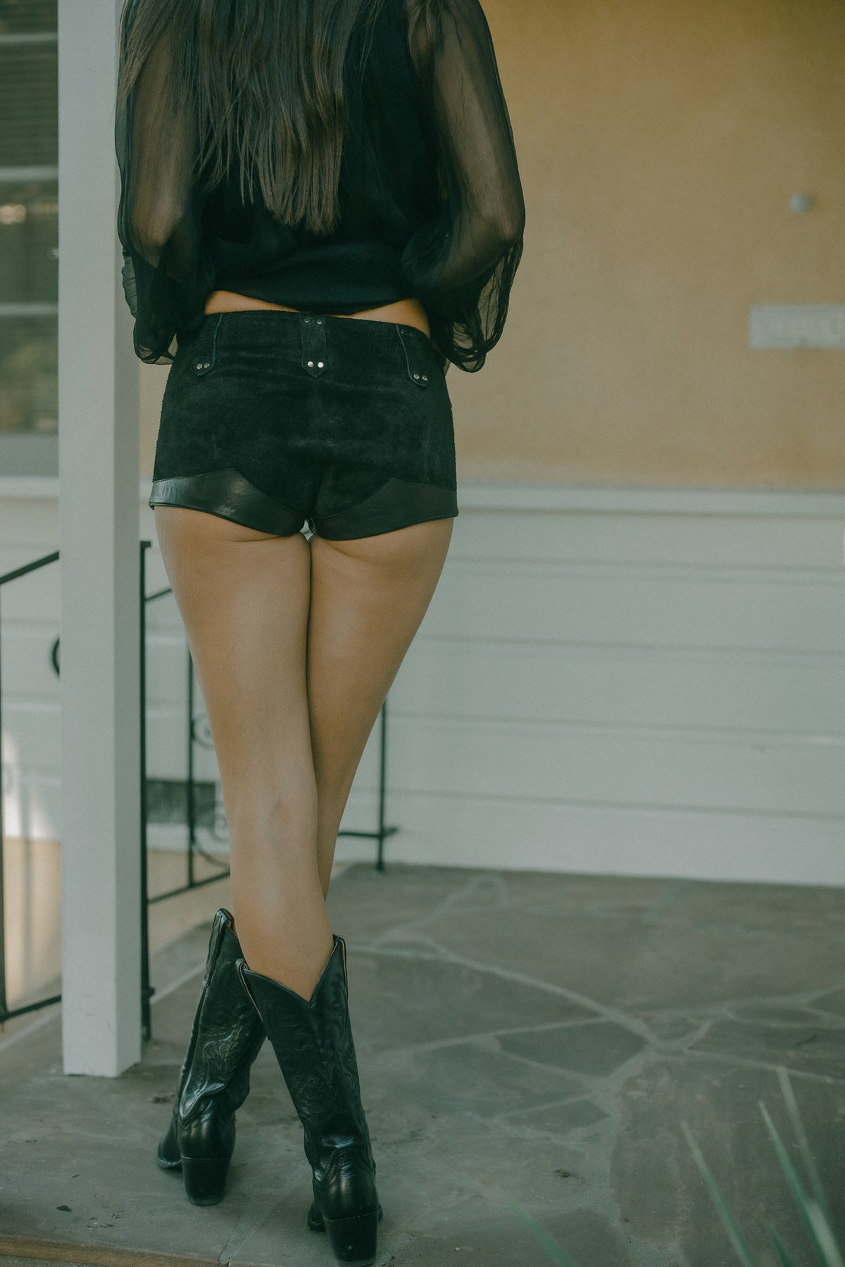 easy rider leather shorts in black